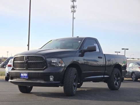 Used 2015 RAM 1500 Express w/ Black Ram 1500 Express Group image 6