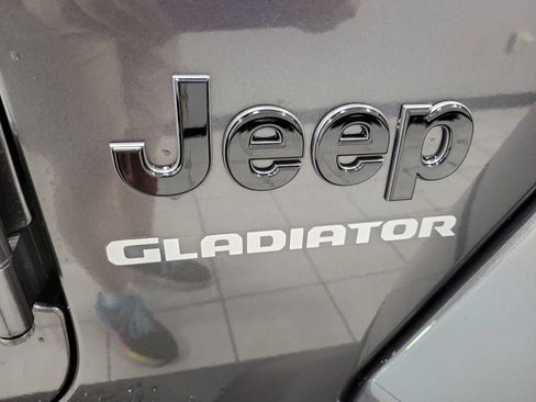Used 2021 Jeep Gladiator Overland AWD/4WD image 25