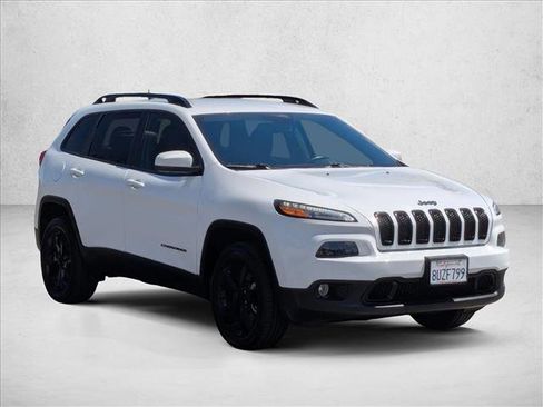 Used 2018 Jeep Cherokee Limited w/ High Altitude Package FWD image 3