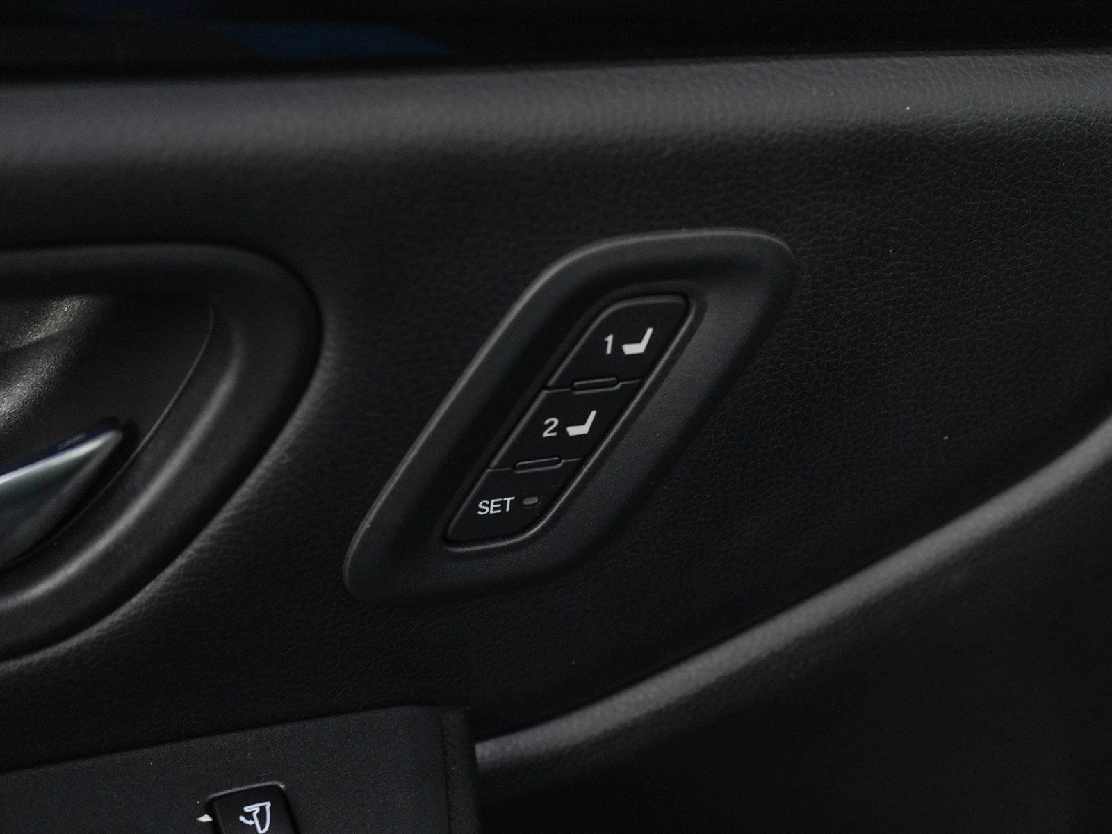 Used 2025 Honda Pilot TrailSport image 23