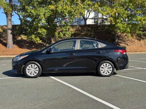 Used 2020 Hyundai Accent SE image 6