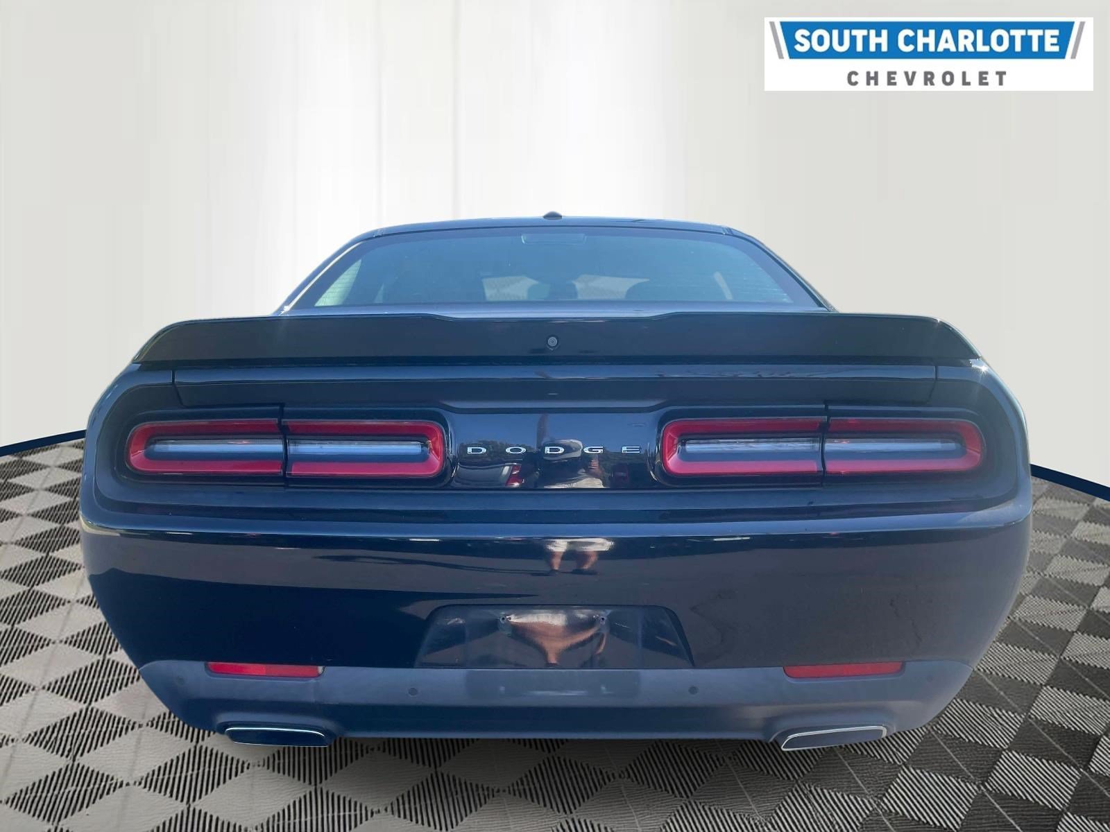 Used 2020 Dodge Challenger SXT w/ Driver Convenience Group RWD image 5