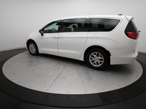 Used 2024 Chrysler Voyager LX image 12