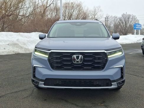 Certified 2025 Honda Pilot Touring image 2