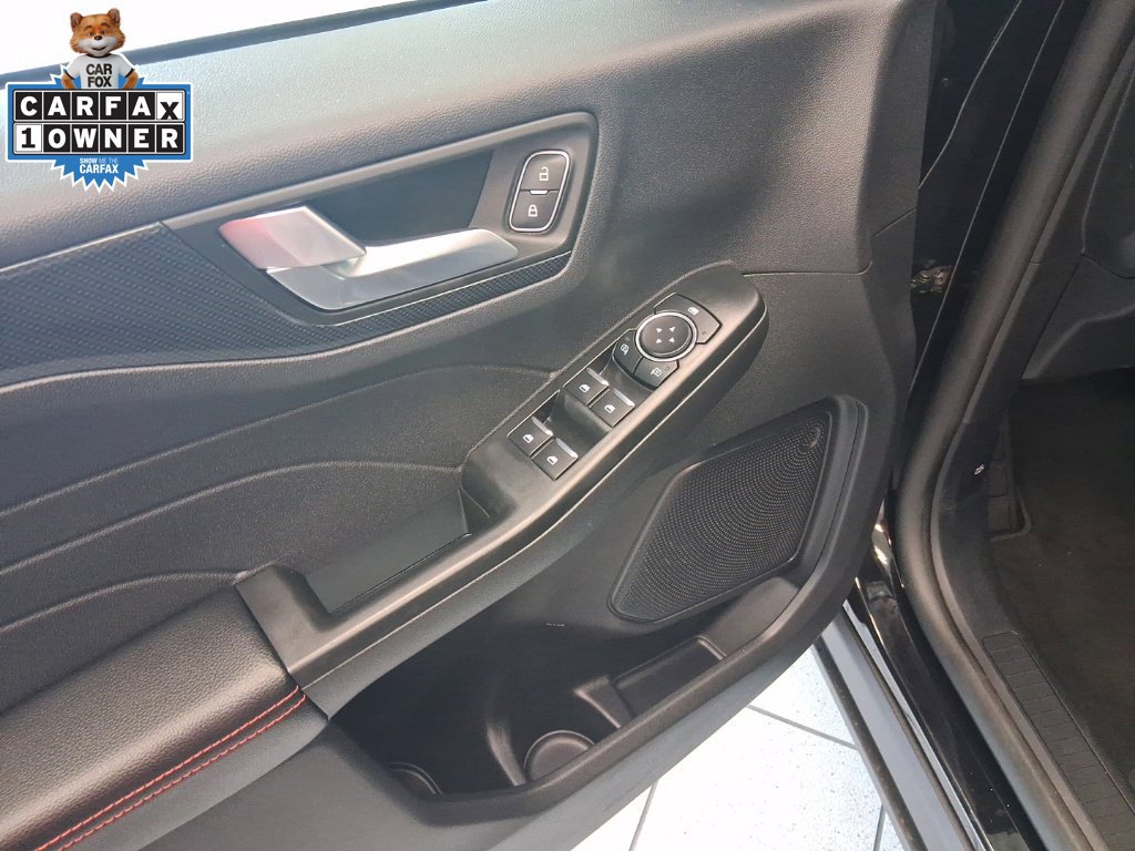 Used 2025 Ford Escape ST-Line AWD/4WD image 8
