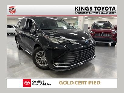 Used 2023 Toyota Sienna XLE
