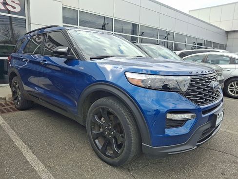 Certified 2023 Ford Explorer ST-Line AWD/4WD image 3