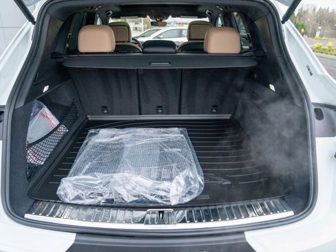 New 2026 Porsche Cayenne image 27