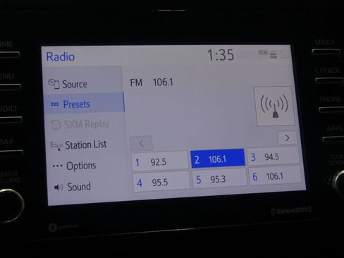 Used 2023 Toyota Camry SE image 31