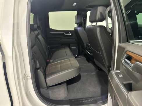 Used 2022 Chevrolet Silverado 1500 High Country w/ High Country Premium Package AWD/4WD image 24