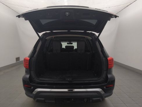 Used 2020 Nissan Pathfinder Platinum FWD image 29