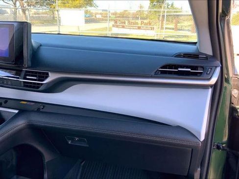 Certified 2025 Toyota Sienna LE w/ LE Plus Package image 17