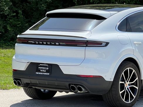 Certified 2024 Porsche Cayenne S AWD/4WD image 10
