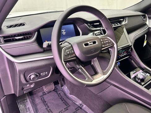 New 2025 Jeep Grand Cherokee Laredo X image 14