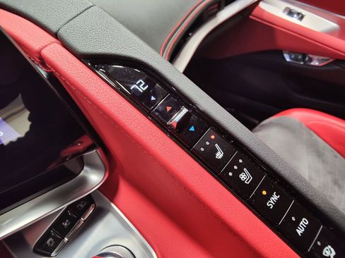 Used 2021 Chevrolet Corvette Stingray Preferred Cpe w/ Z51 Performance Package image 46