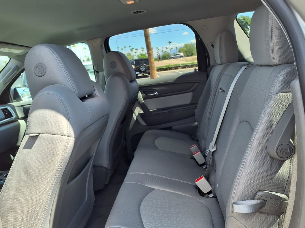 Used 2015 GMC Acadia SLE FWD image 24