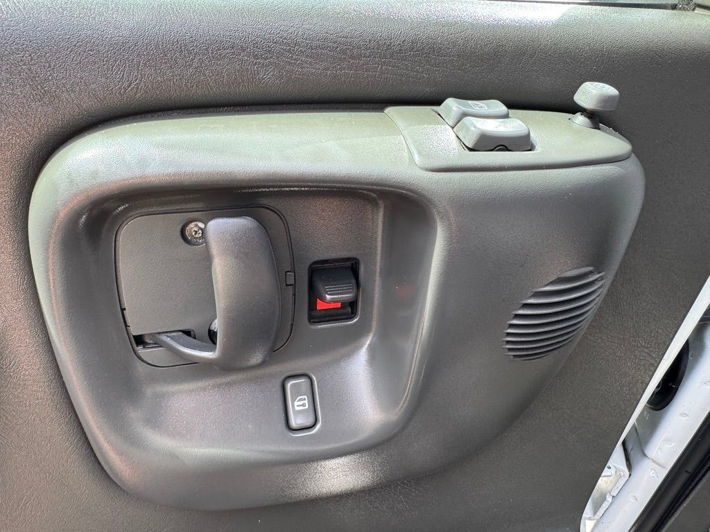 Used 2001 Chevrolet Express 3500 Passenger w/ LS Preferred Equipment Group RWD image 13