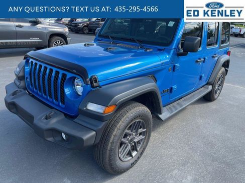 Used 2024 Jeep Wrangler Unlimited Sport AWD/4WD image 2