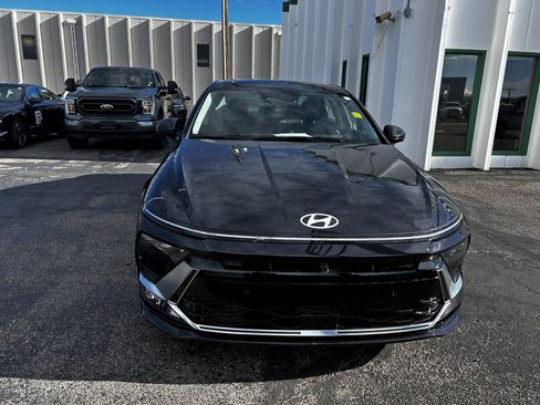 Used 2025 Hyundai Sonata Limited image 9