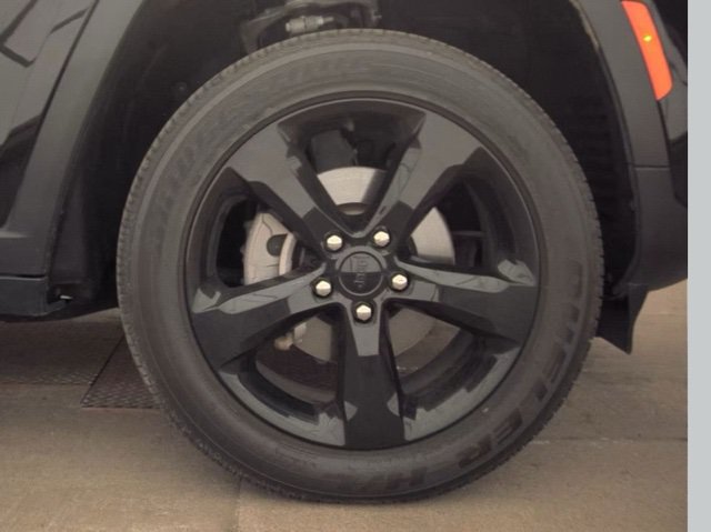 Used 2024 Jeep Grand Cherokee Altitude AWD/4WD image 21
