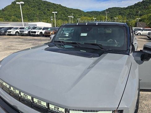 New 2025 GMC Hummer EV 3X image 19