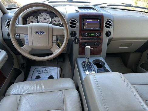 Used 2006 Ford F150 Lariat image 12
