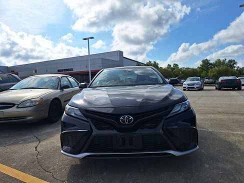 Used 2023 Toyota Camry XSE FWD image 2