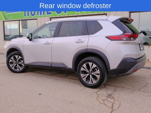 Used 2023 Nissan Rogue SV image 4