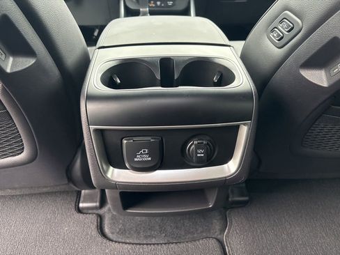 Used 2025 Kia Carnival SX Prestige FWD image 24