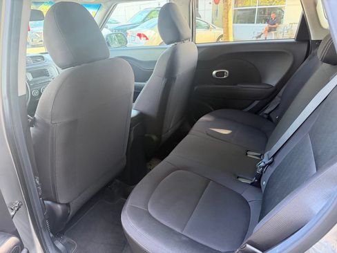 Used 2016 Kia Soul FWD image 13