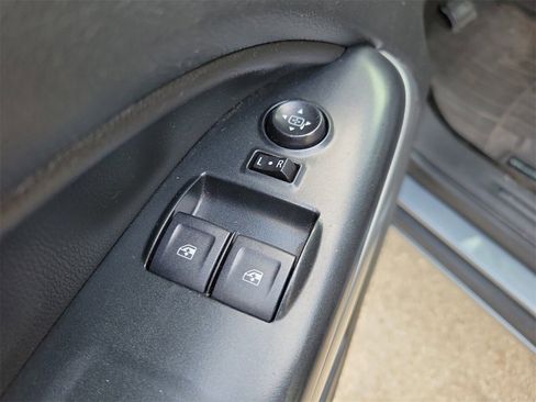 Used 2022 Chevrolet Colorado LT w/ Fleet Safety Package image 10