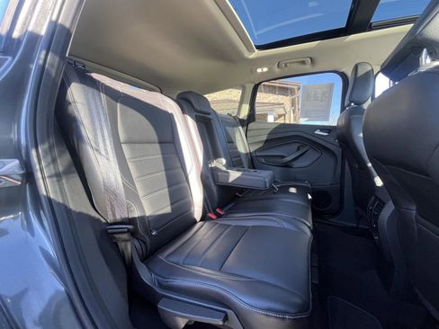 Used 2019 Ford Escape Titanium image 17