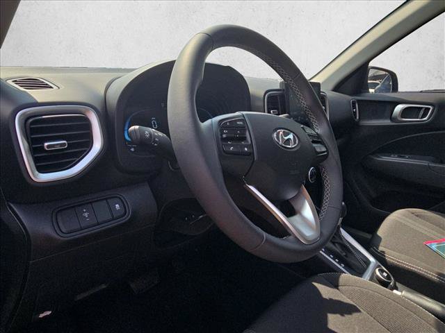Used 2025 Hyundai Venue SEL FWD image 10