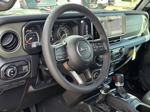 New 2026 Jeep Gladiator Mojave w/ Steel Bumper Group image 7