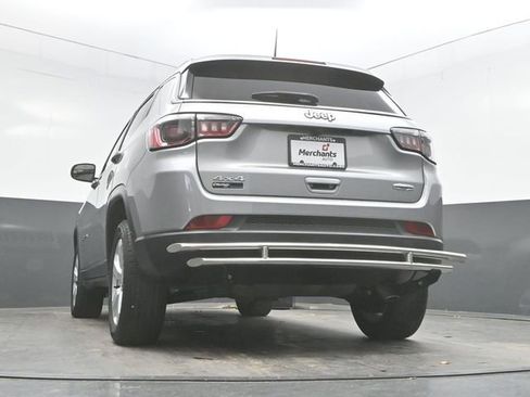 Used 2021 Jeep Compass Latitude image 36