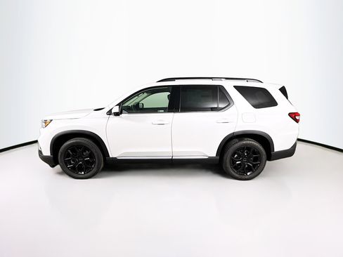 New 2025 Honda Pilot Touring image 7