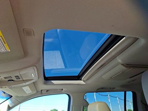 Used 2017 Chevrolet Suburban Premier AWD/4WD image 14