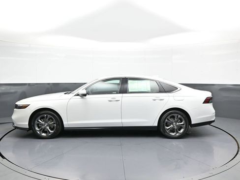 Certified 2023 Honda Accord EX image 9