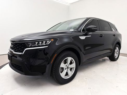Used 2022 Kia Sorento LX image 12