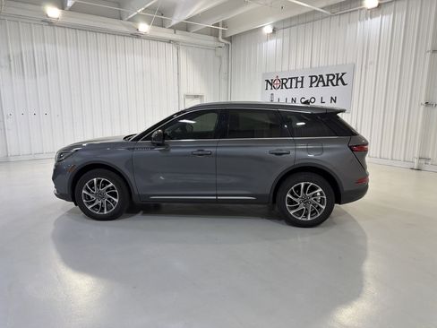Used 2022 Lincoln Corsair FWD w/ Equipment Group 101A image 2
