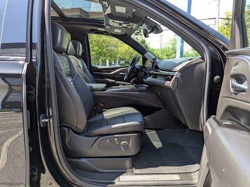 Used 2023 Cadillac Escalade V AWD/4WD image 36