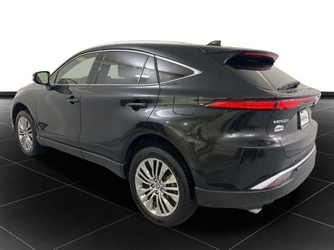 Used 2022 Toyota Venza Limited image 3