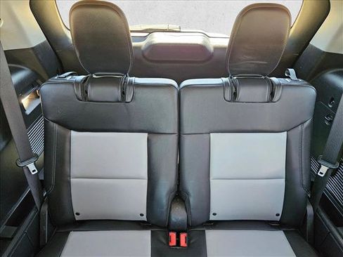Used 2022 Ford Explorer XLT w/ Equipment Group 202A RWD image 19