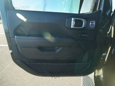 Used 2021 Jeep Gladiator Overland w/ LED Lighting Group image 14