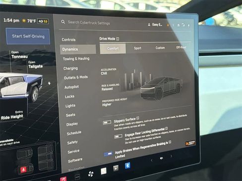 Used 2024 Tesla Cybertruck AWD Crew Cab image 21