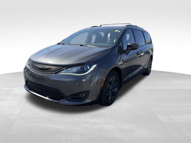 Used 2020 Chrysler Pacifica Touring-L w/ S Appearance Package FWD image 3