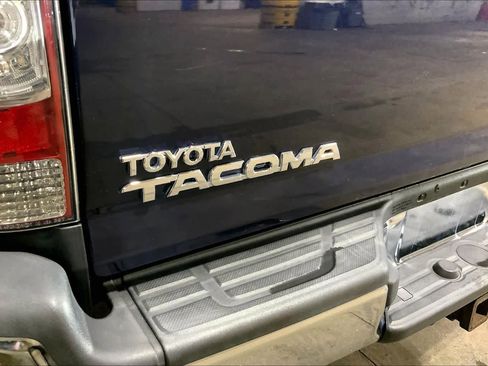Used 2013 Toyota Tacoma 4x4 Access Cab V6 w/ TRD Off-Road Pkg image 31