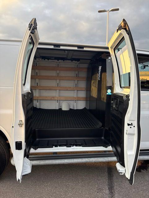 Used 2025 Chevrolet Express 2500 w/ Driver Convenience Package RWD image 13