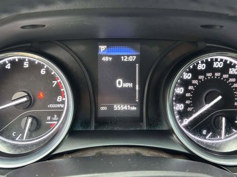 Used 2020 Toyota Camry SE image 18