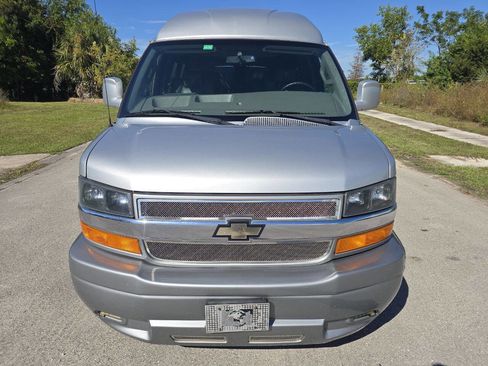 Used 2016 Chevrolet Express 2500 image 9